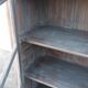 Armoire vitrée en bois ancien blanchi