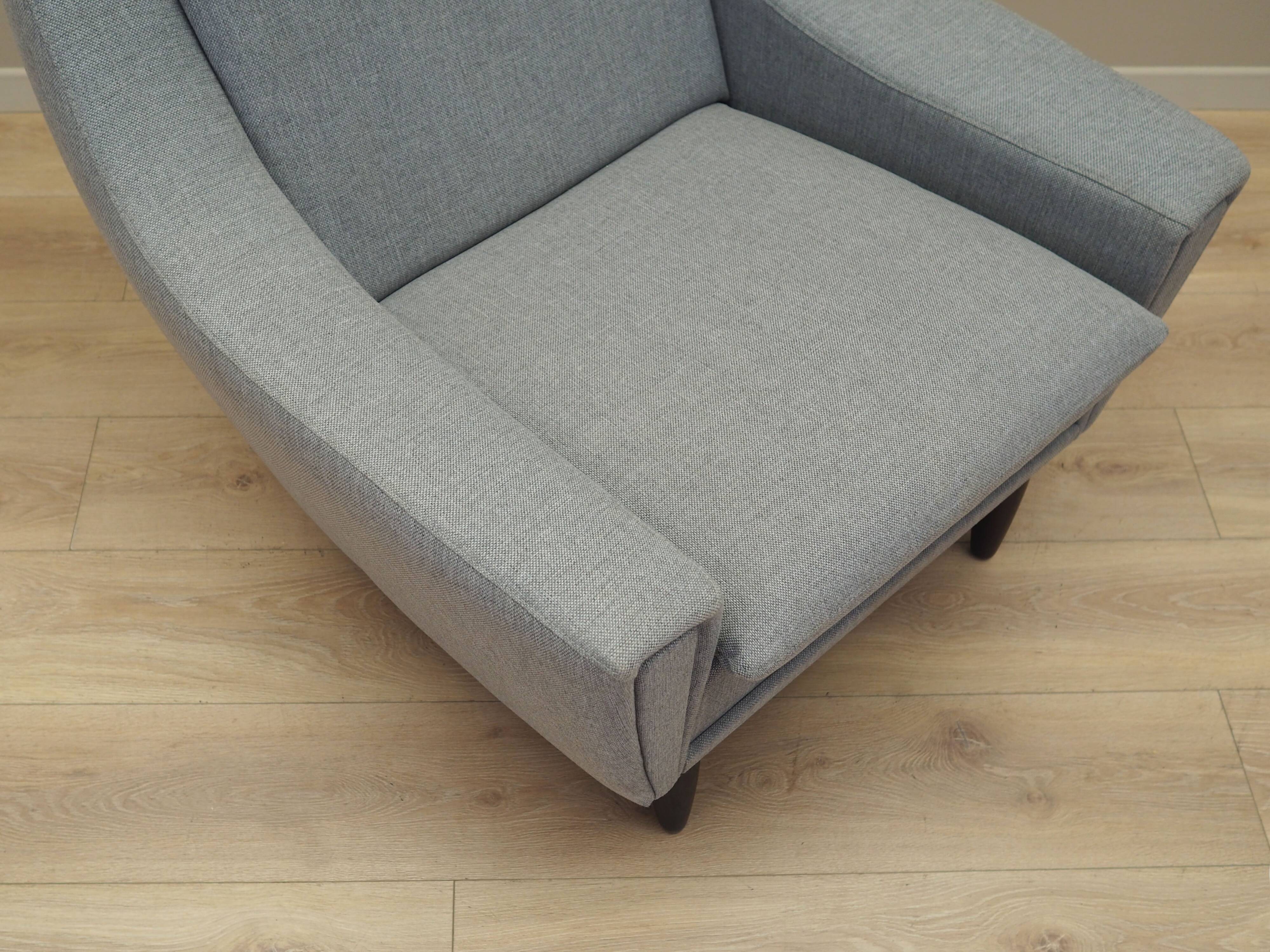 Fauteuil gris, design danois, années 1970, production : Danemark