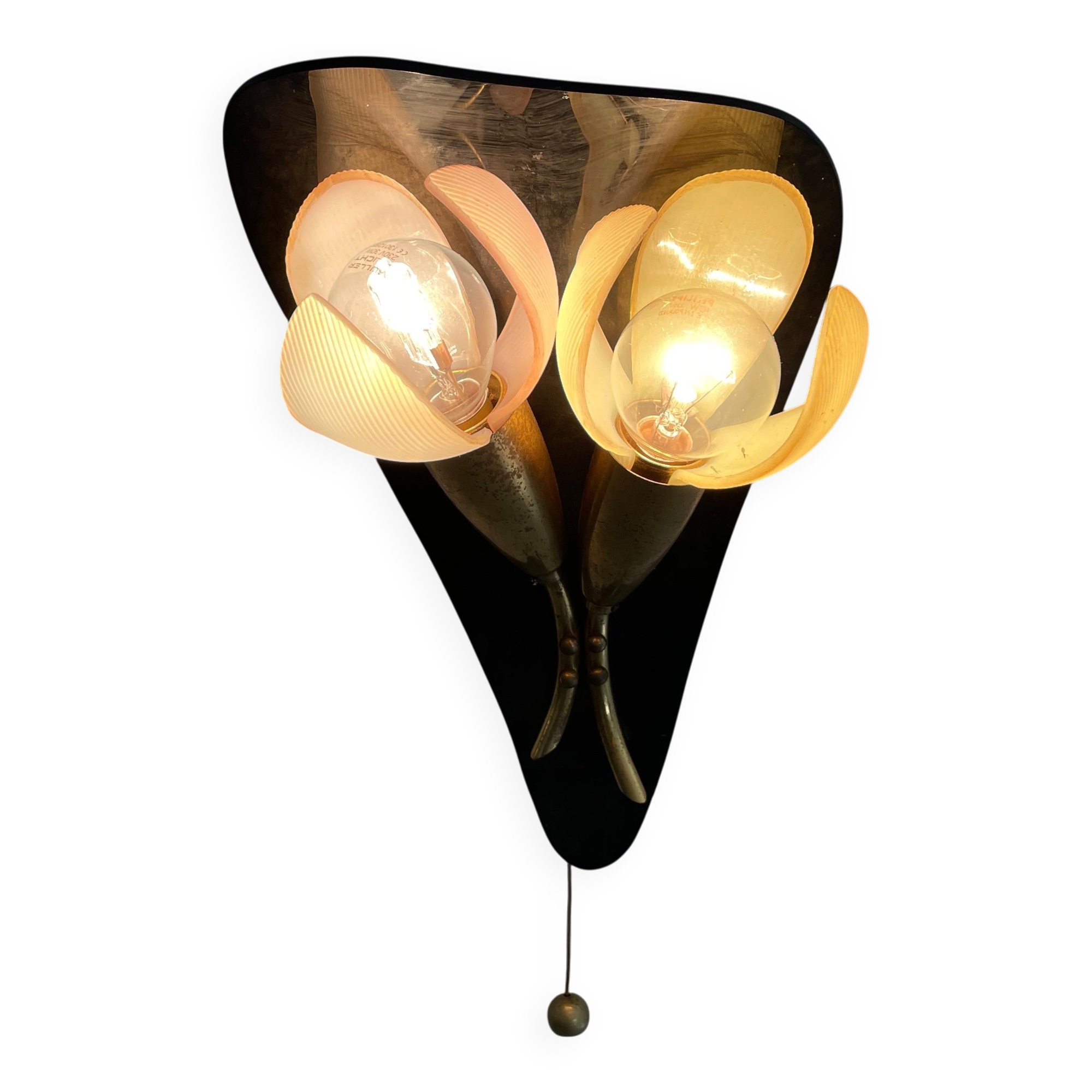 Simple plexiglass and brass wall light, Flower Design, mid-century by Geru, 1960s, Germany.