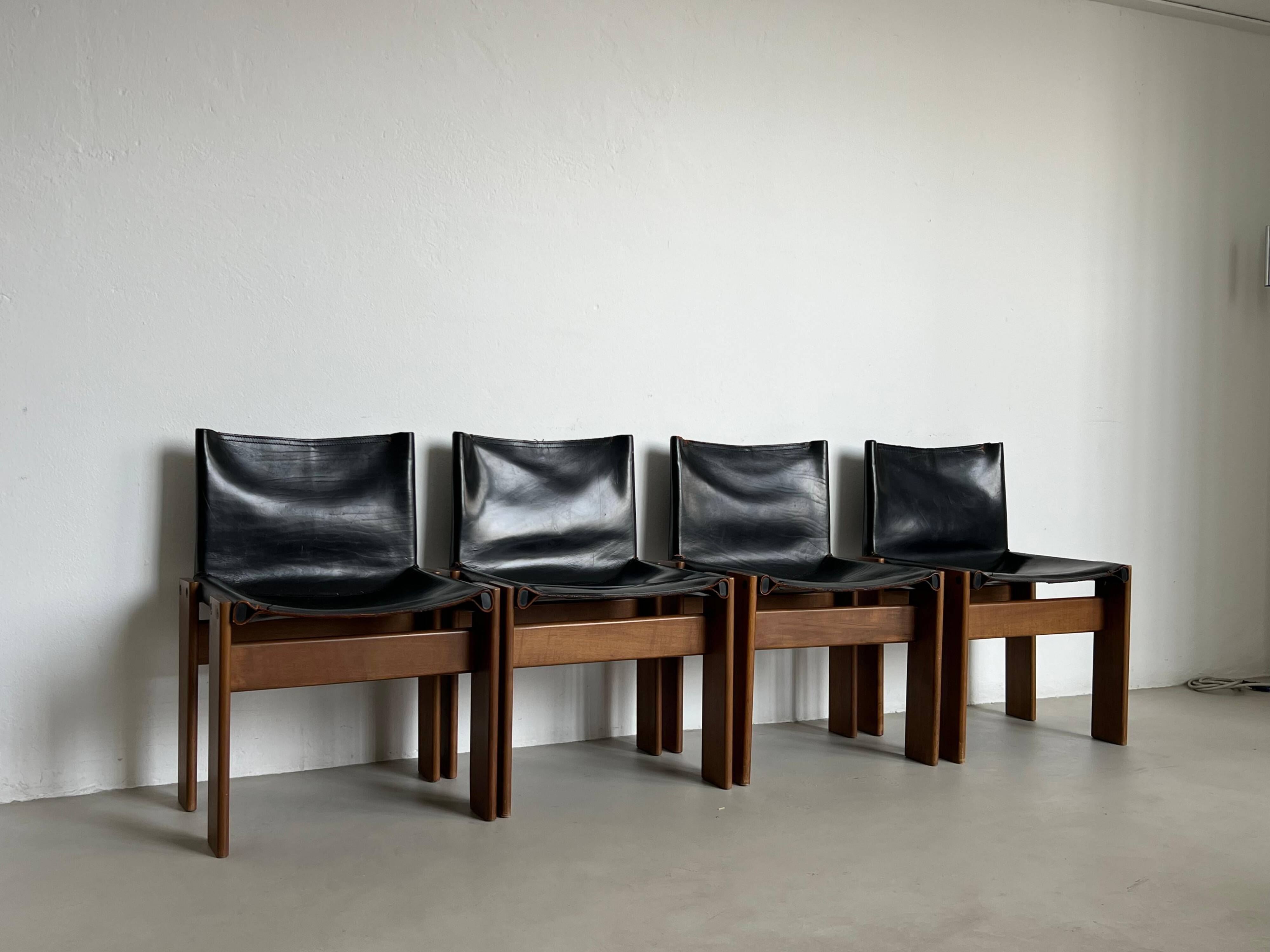 Chaises de salle à manger noires italiennes vintage et de collection par Afra et Tobia Scarpa