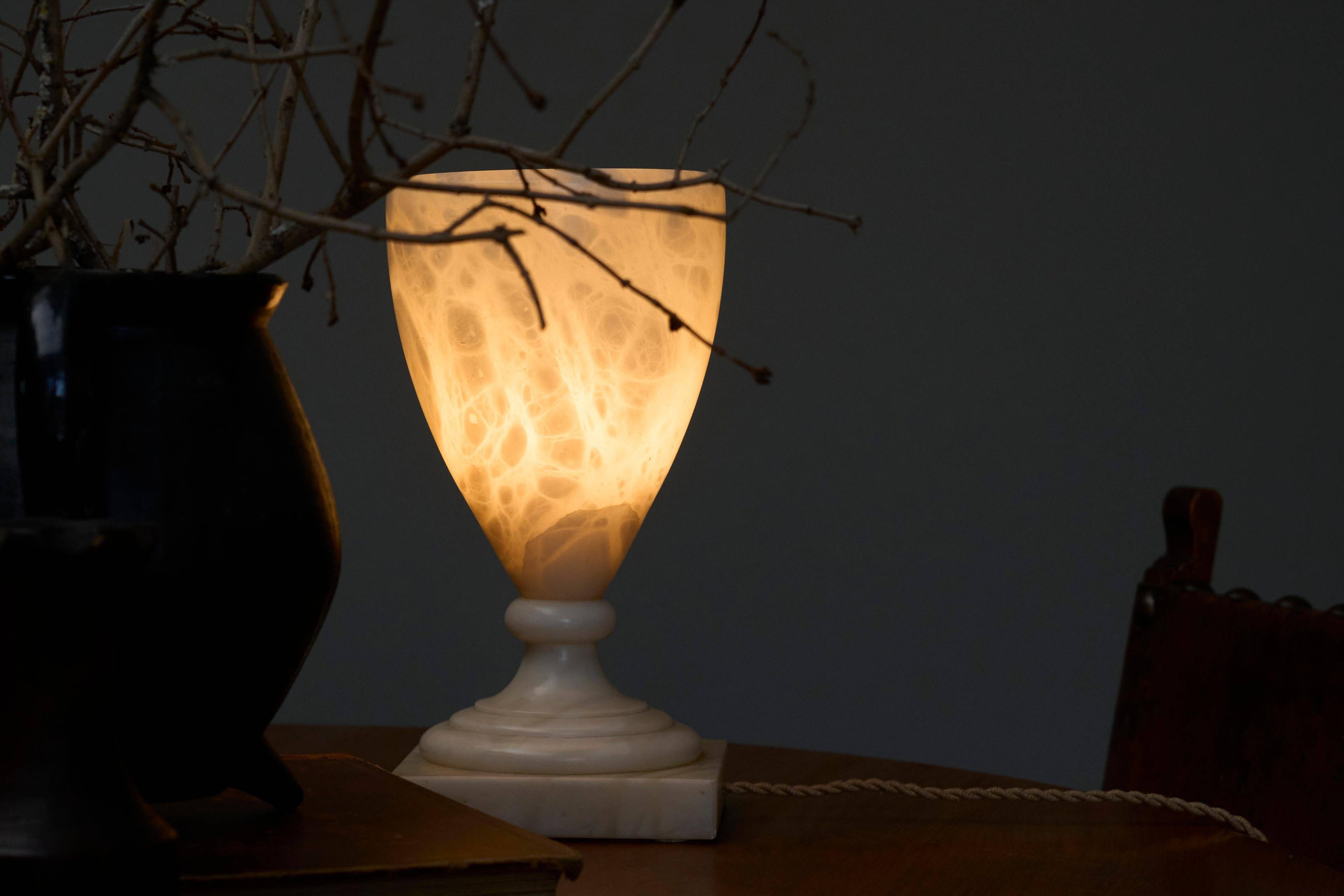 Mid Century table lamp in alabaster 1970