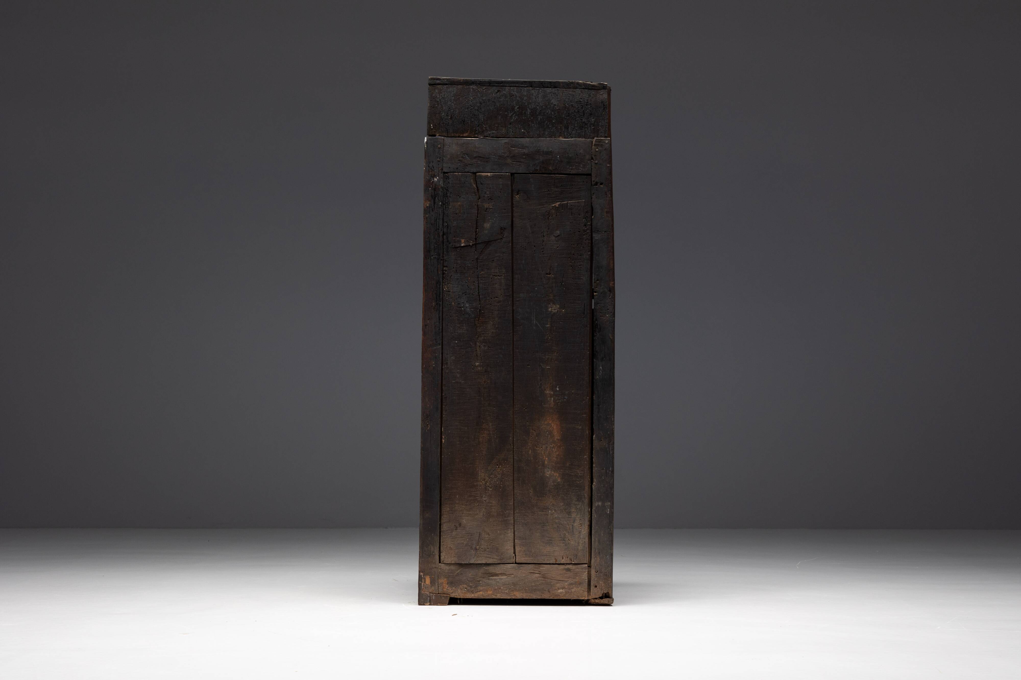 Meuble à étagères en art populaire primitif, France, XIXe siècle