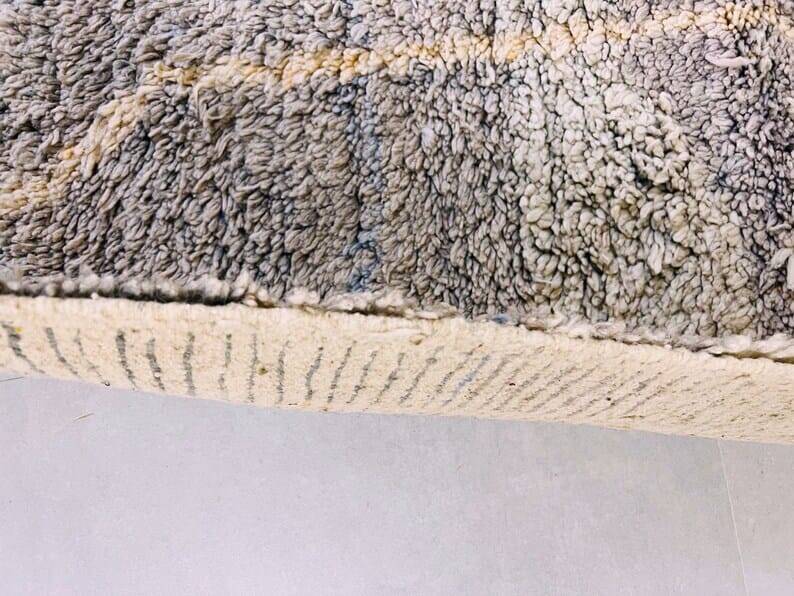 Berber carpet from Azilal size 150 x 250 cm