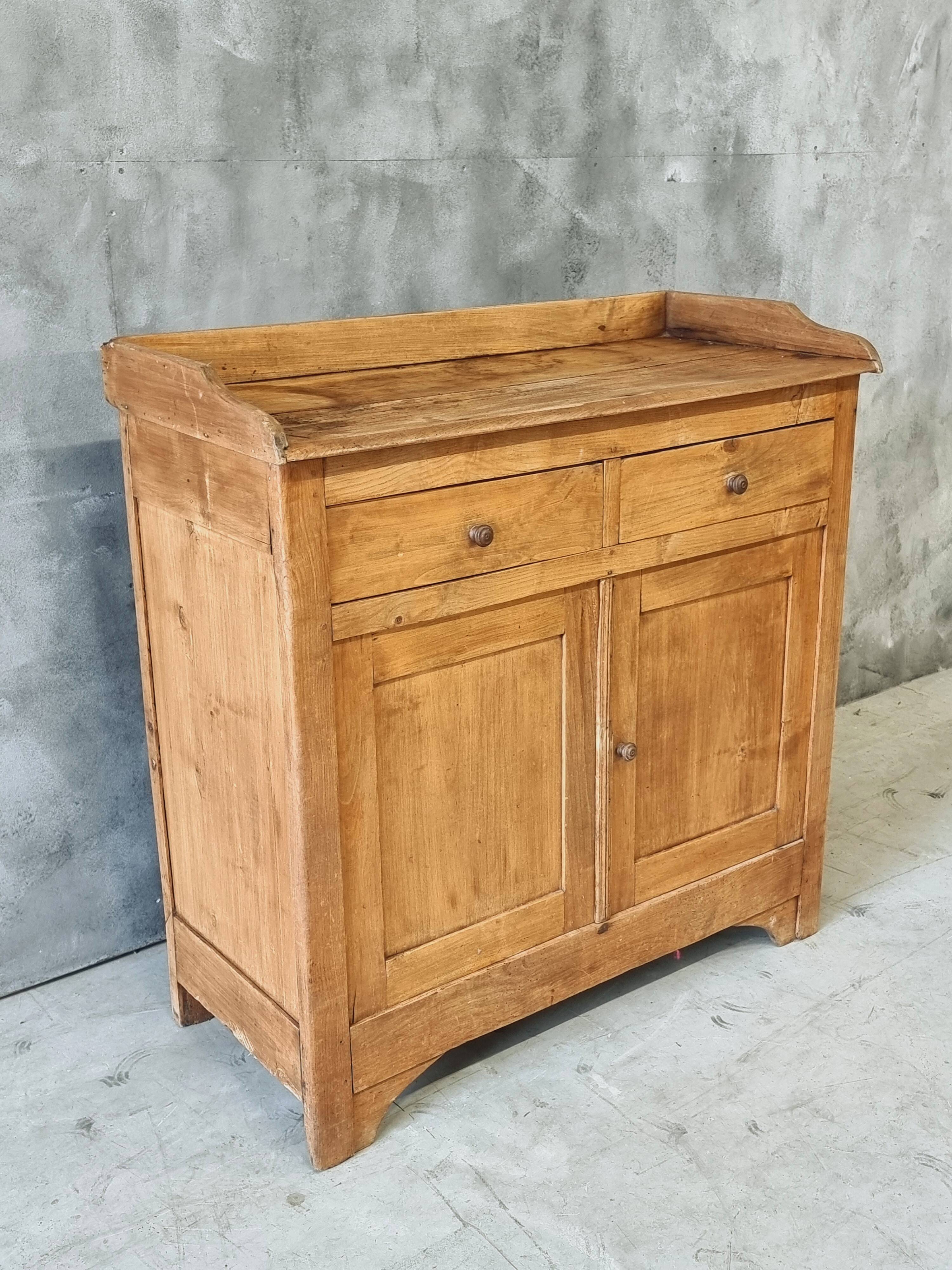 Commode ancienne de campagne française