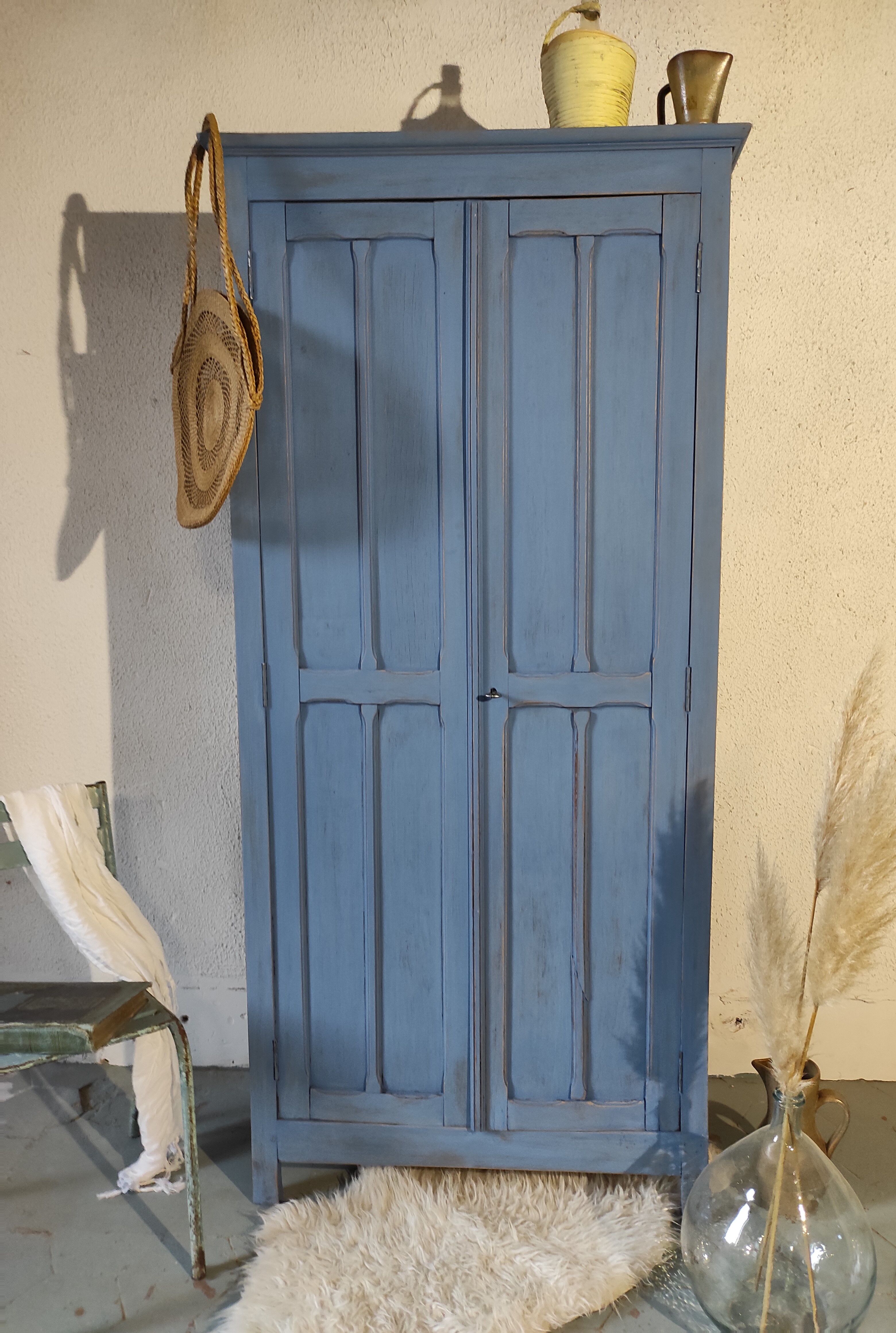 Armoire parisienne