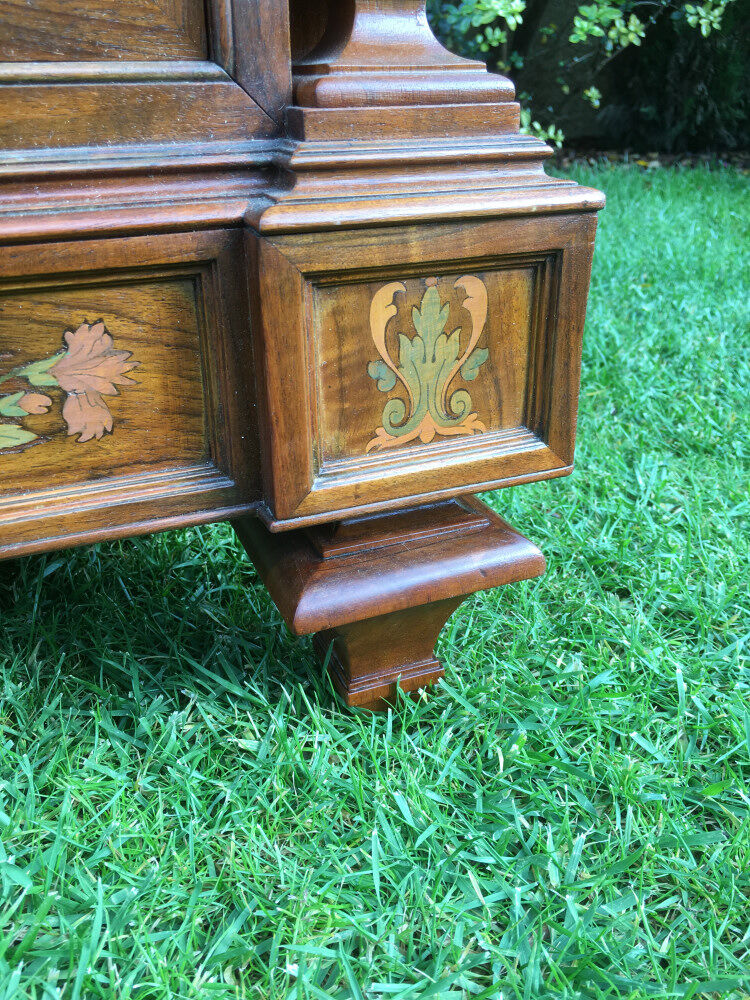Commodity in Restaurant Style Marquetry - 19th century