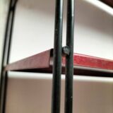 Metal string shelf