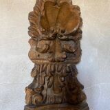 Beautiful wood carved eighteenth in walnut