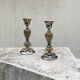 Paire de bougeoirs anciens