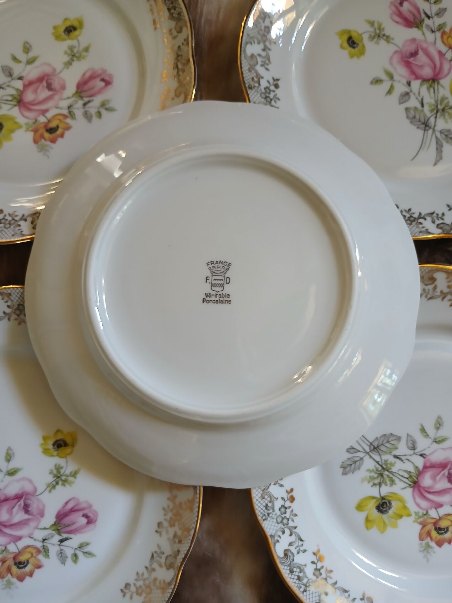 21 mismatched vintage dessert plates