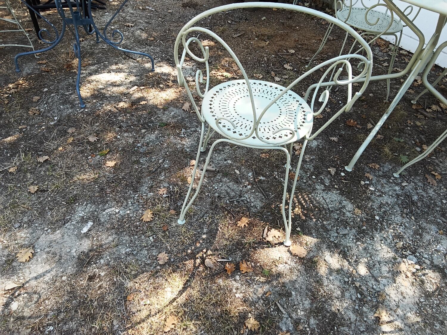 Salon de jardin en fer forgé vert
