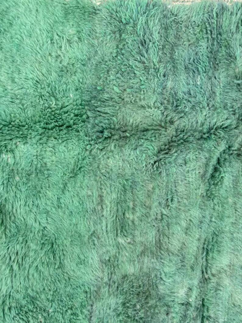 Tapis Marocain M’rirt Vert 210 × 300 cm – Tapis Berbère Haut de Gamme en Laine Naturelle