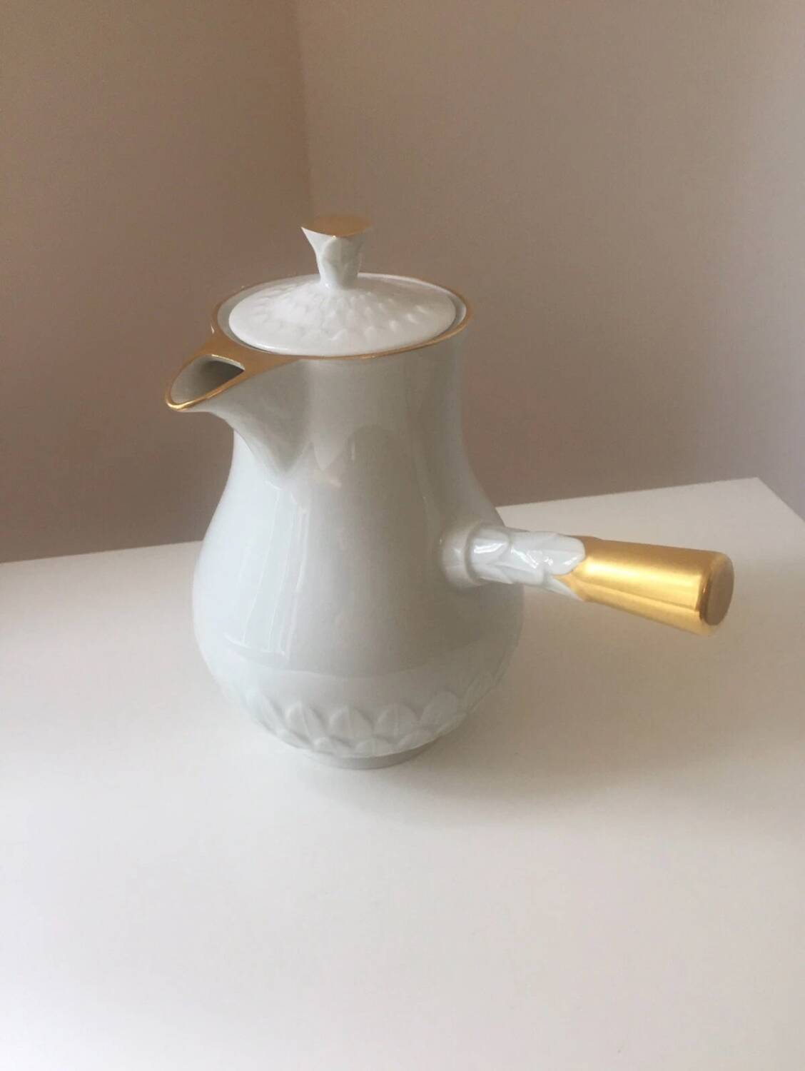 Beautiful Limoges coffee pot and teapot, UNIC Paris.