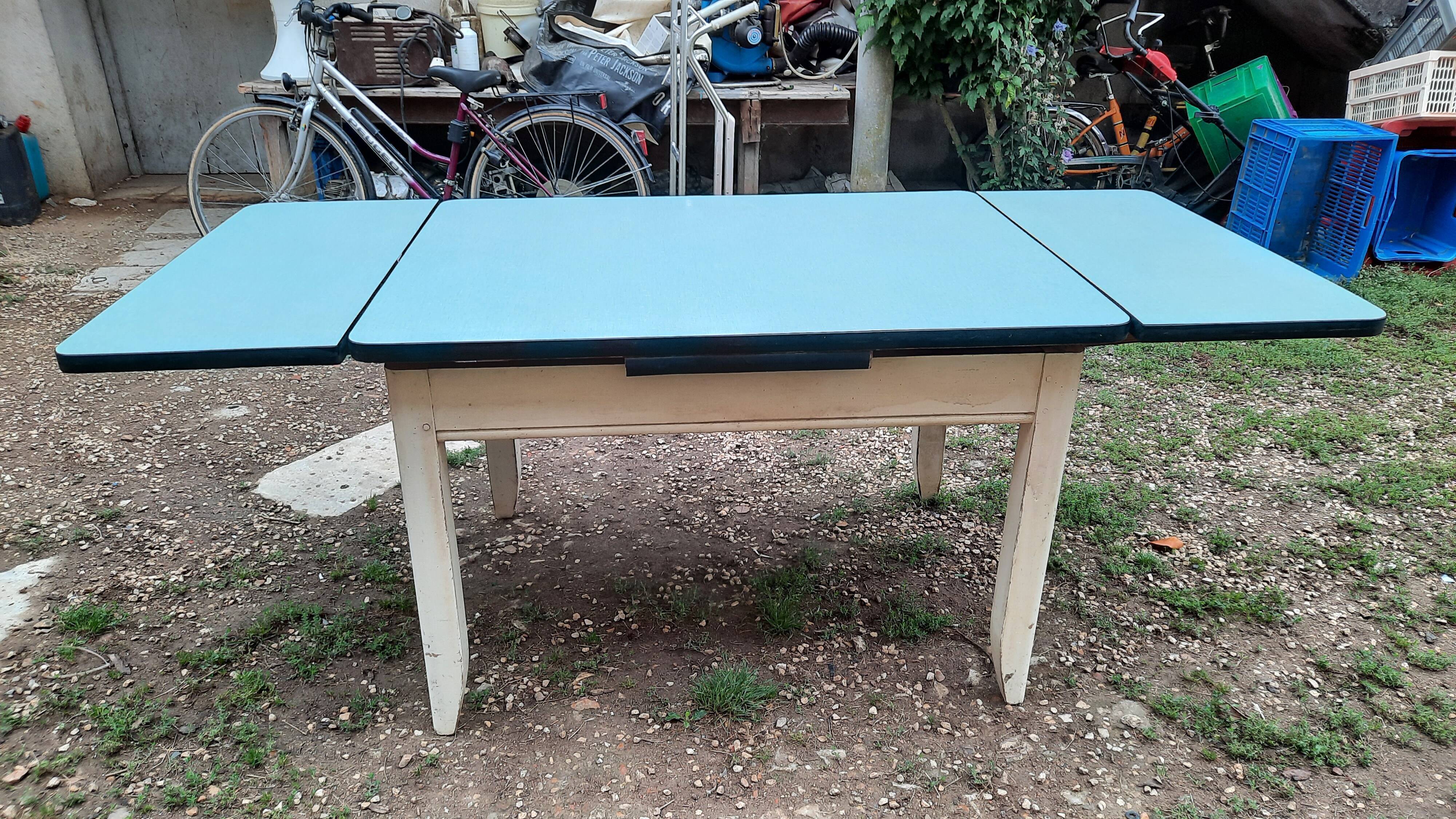 Kitchen table year 50