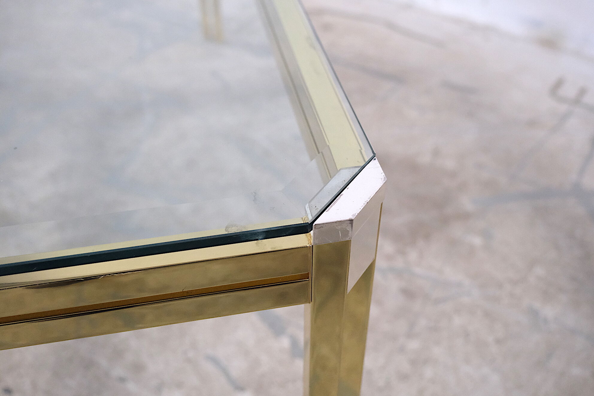 Table basse italienne chromée et verre, années 1970