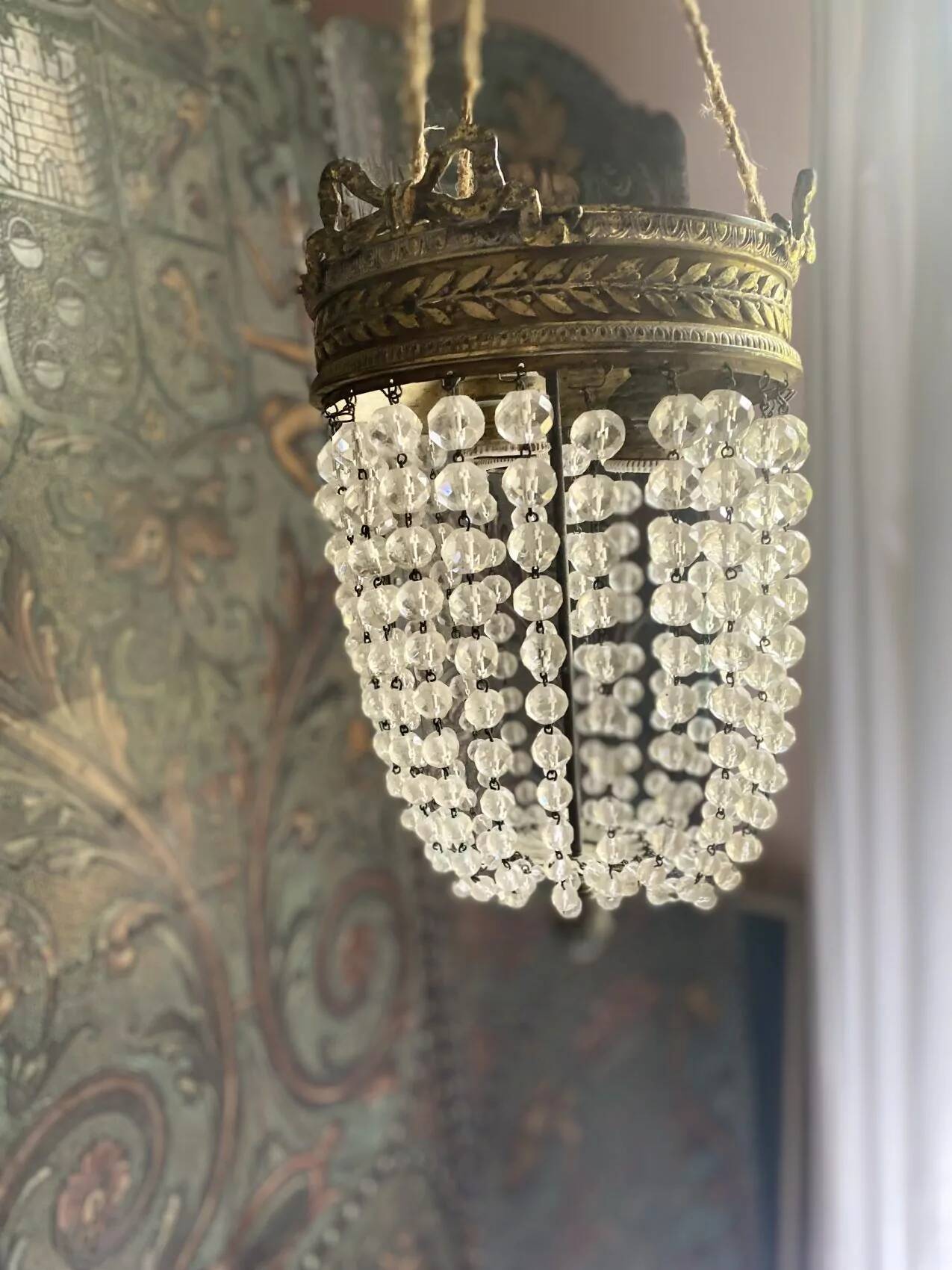 Lustre montgolfière Louis XVI – Bronze doré & pampilles – Époque 1900