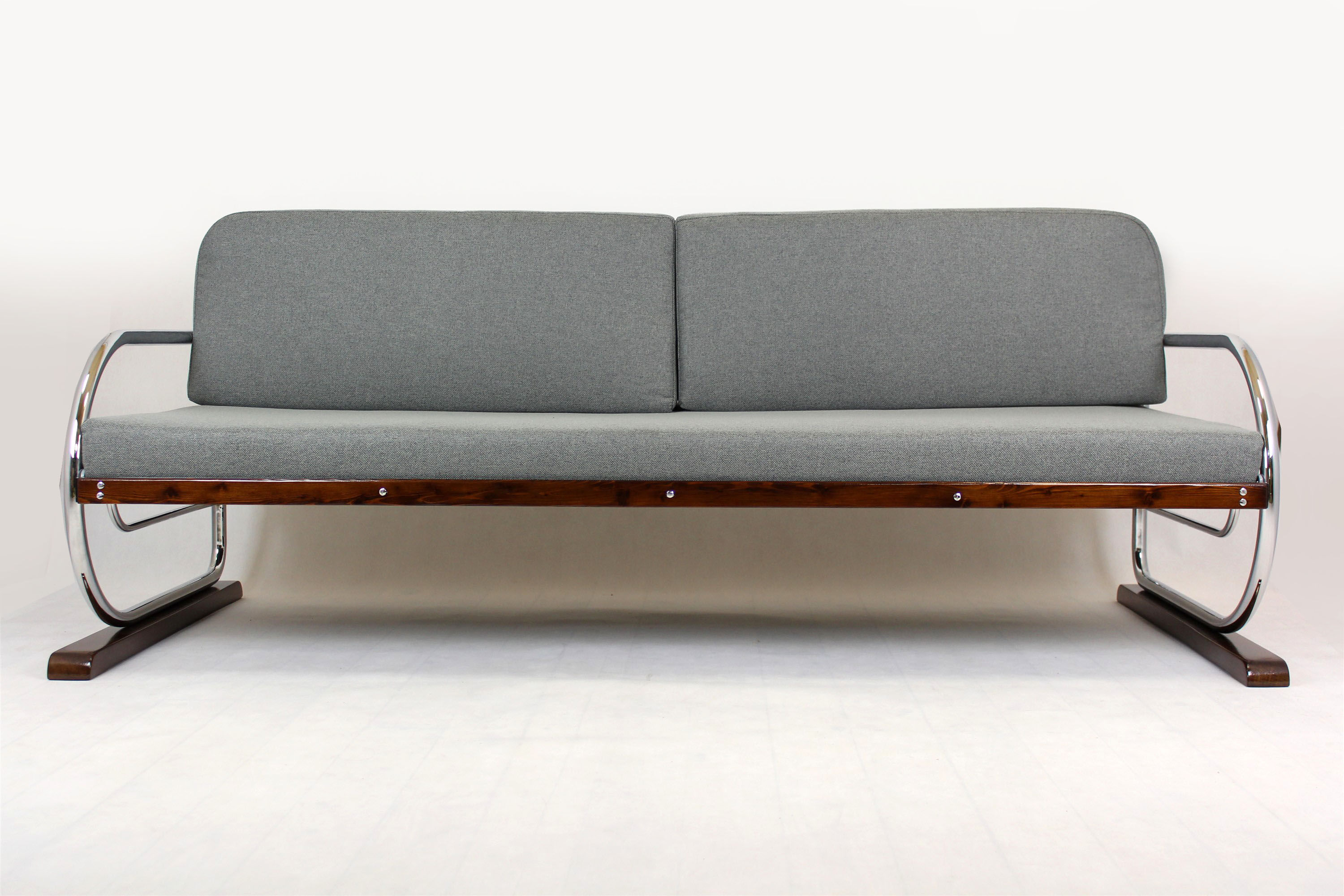 Bauhaus tubular chromed steel sofa from Hynek Gottwald, 1930s