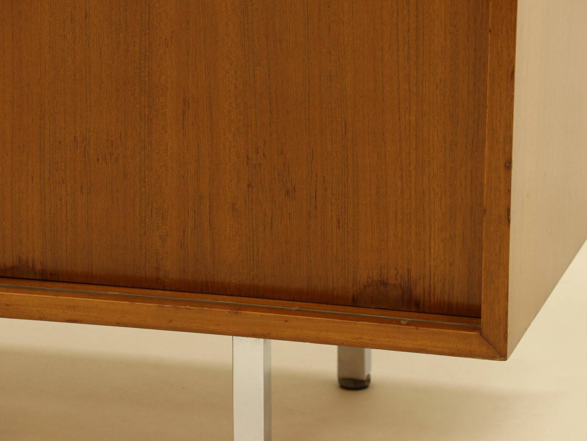 Buffet de style Mid-Century signé Florence Knoll pour Knoll International