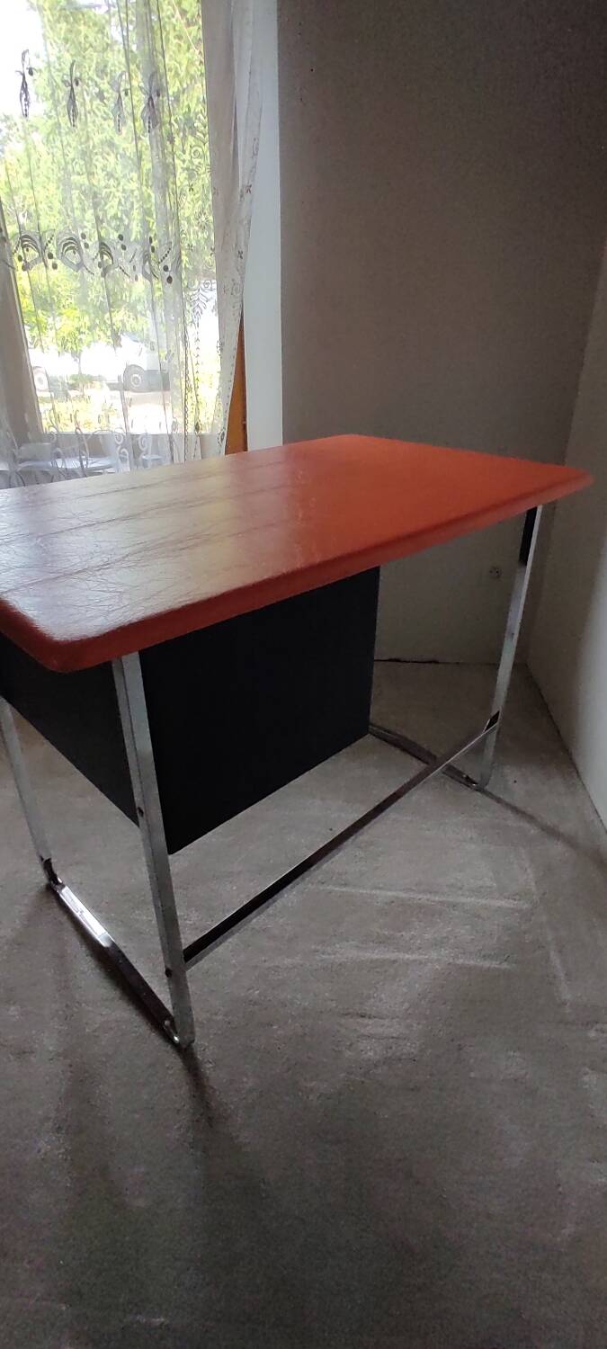 Chrome and skai desk from the 70s