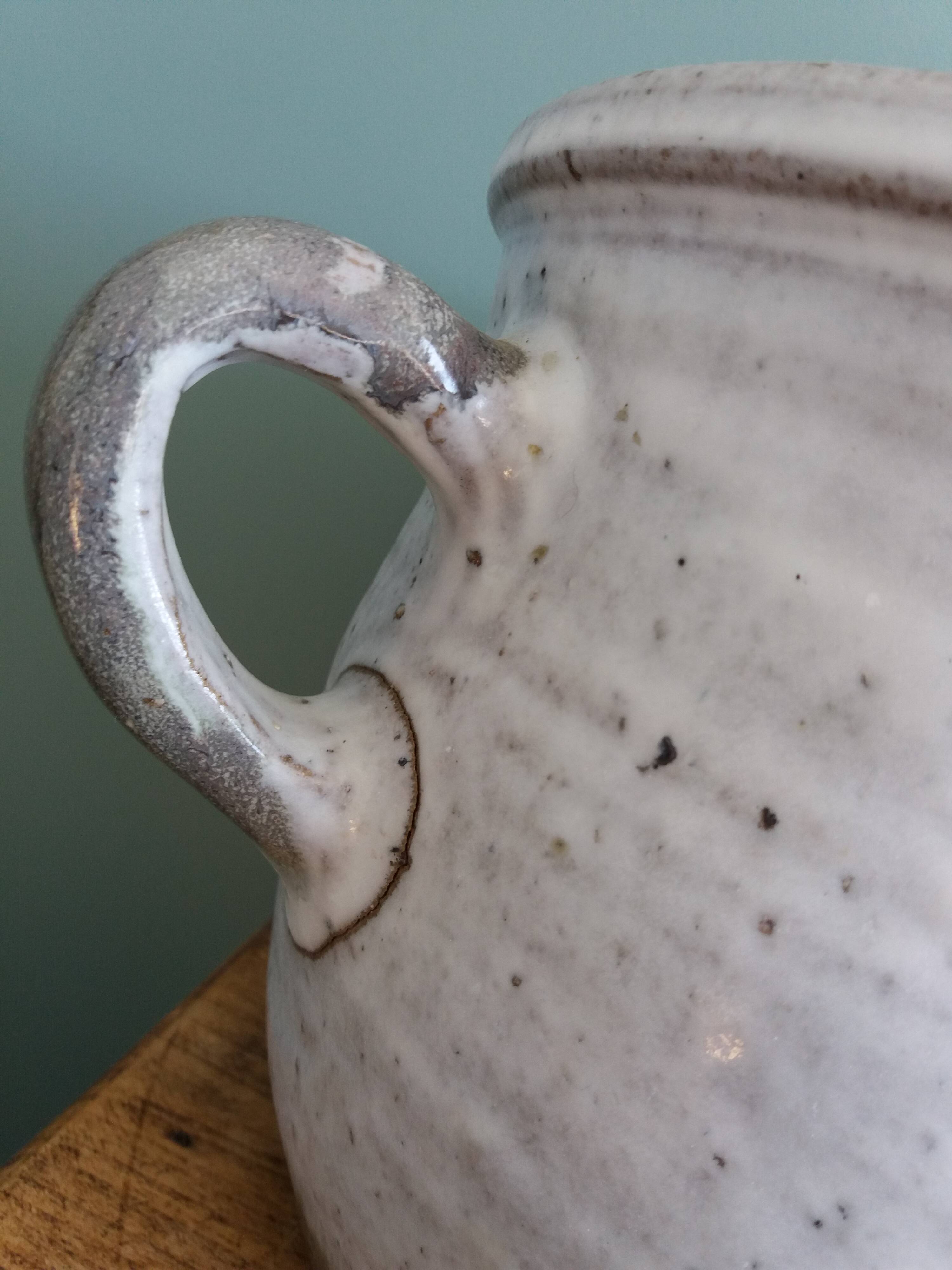 Cache pot The pottery of the Black Valley