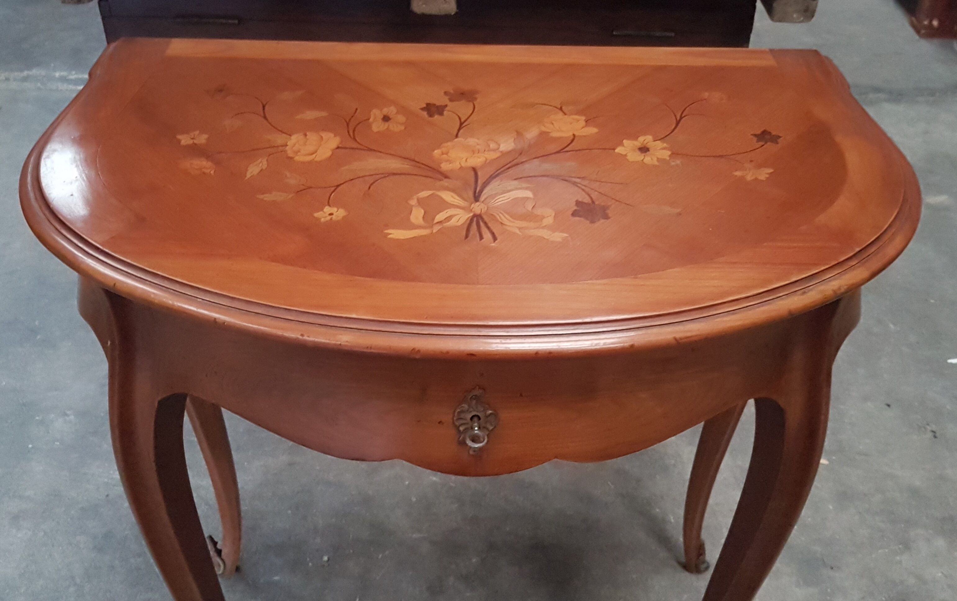 former Table hairdresser console marquetry