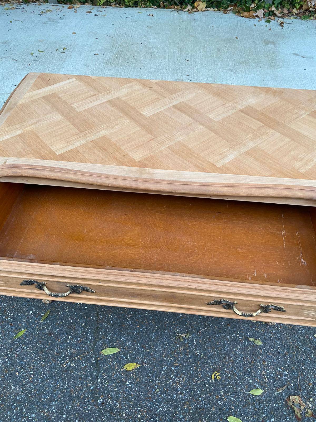 Louis XV Bibus commode, restored in raw solid wood and marquetry, 110cm