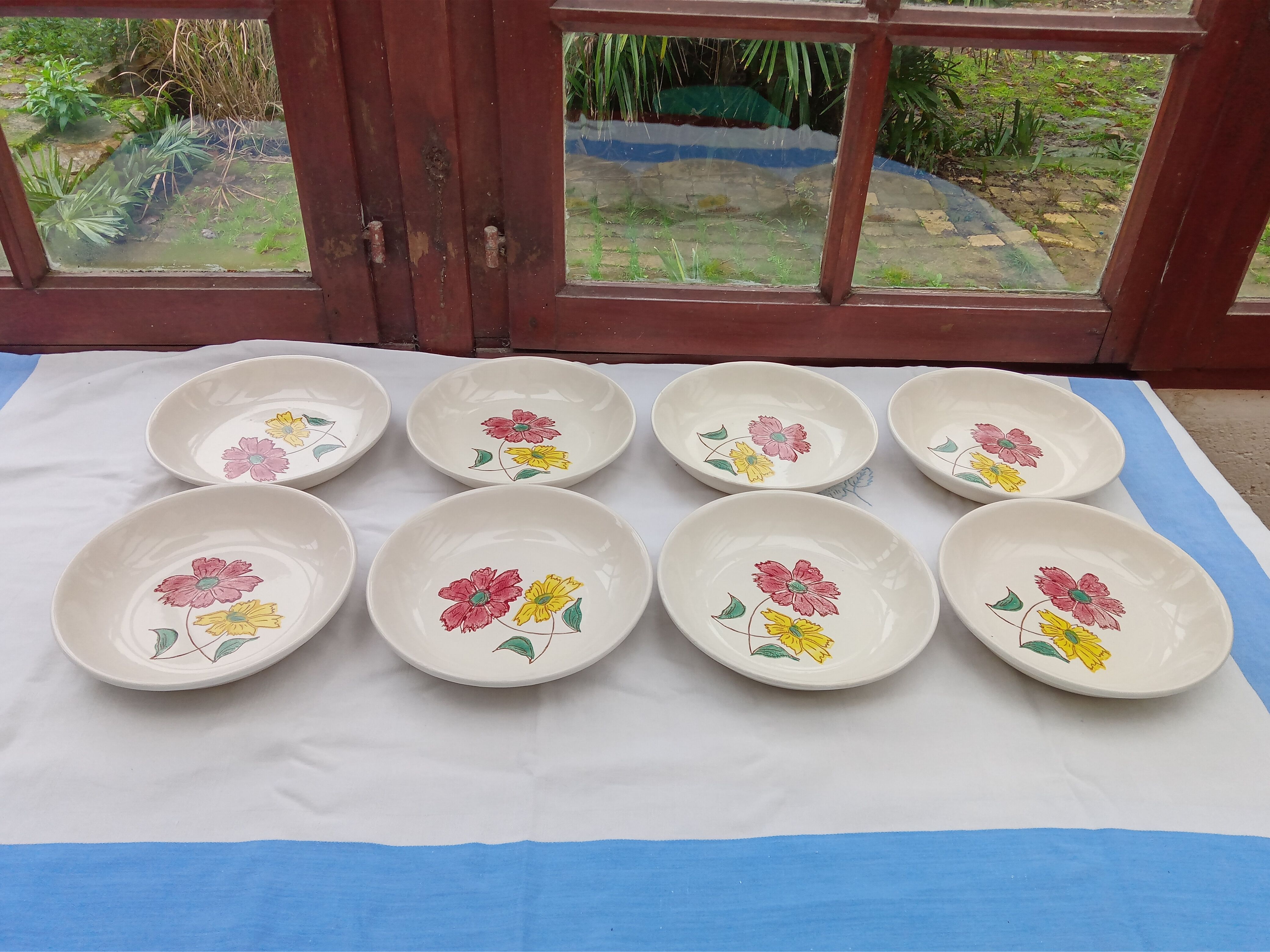 8 hollow plates old caps