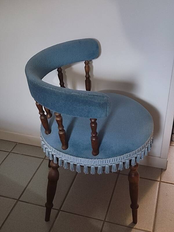 Toad armchair wood blue velvet fabric