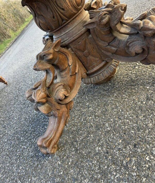 Table de chasse ovale en bois massif décor de dragon