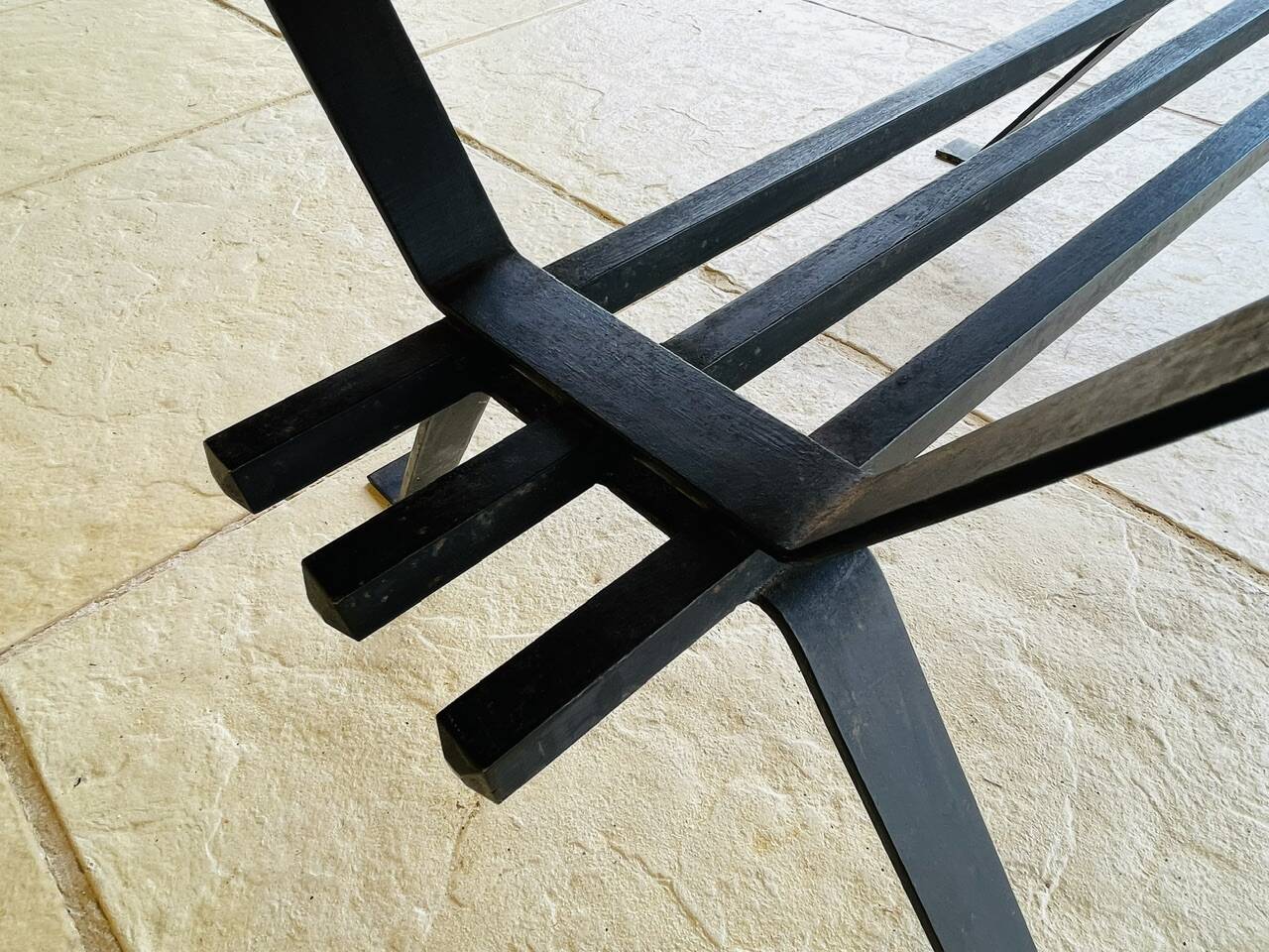 Table basse en céramique avec porte-magazine, circa 1970