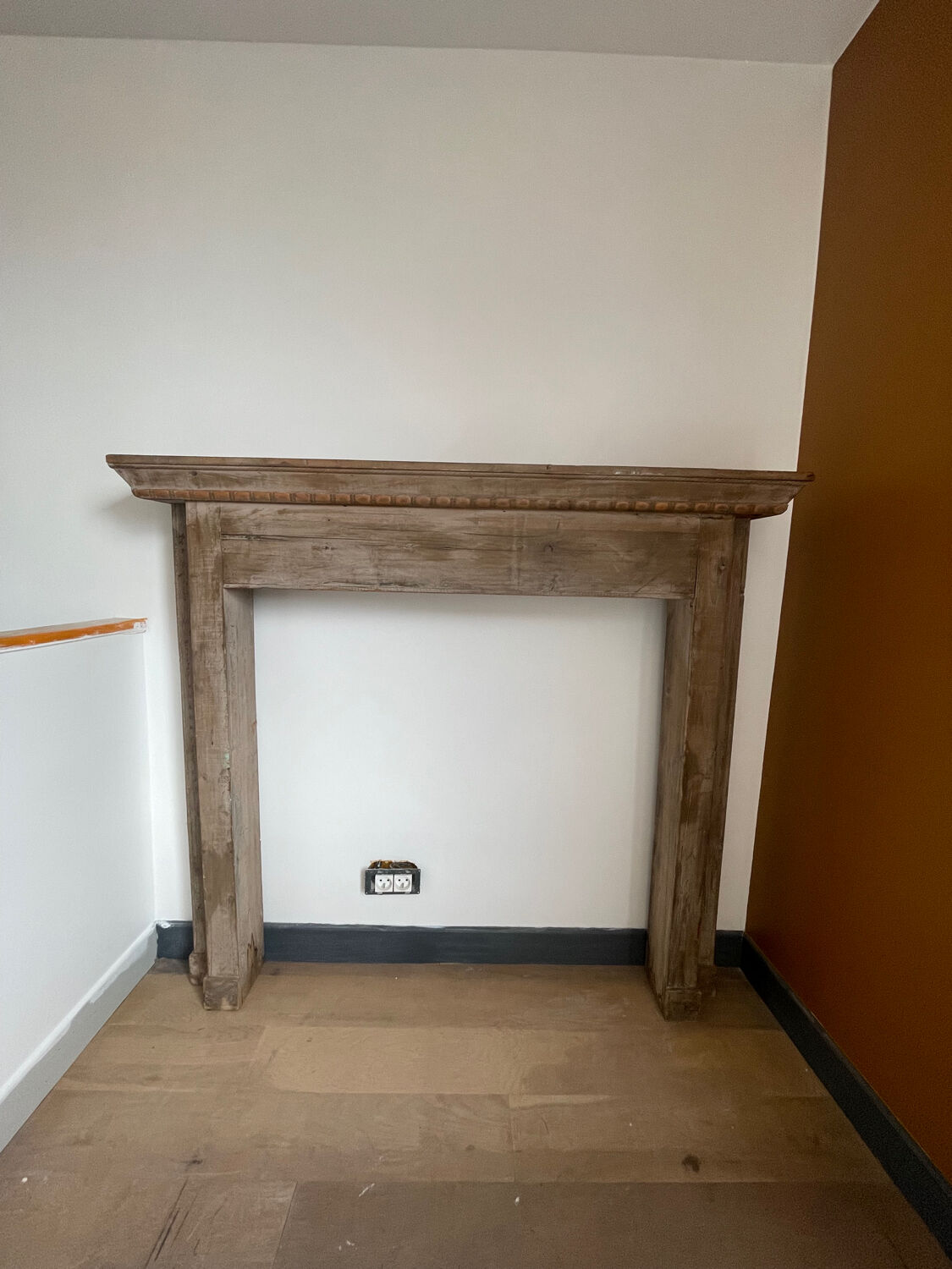 Chimney mantel