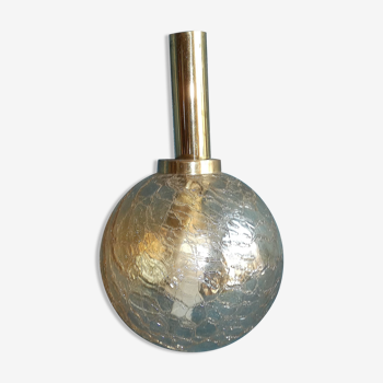 Suspension boule verre craquelé teinté doré et laiton 1970 diamètre 15 cms