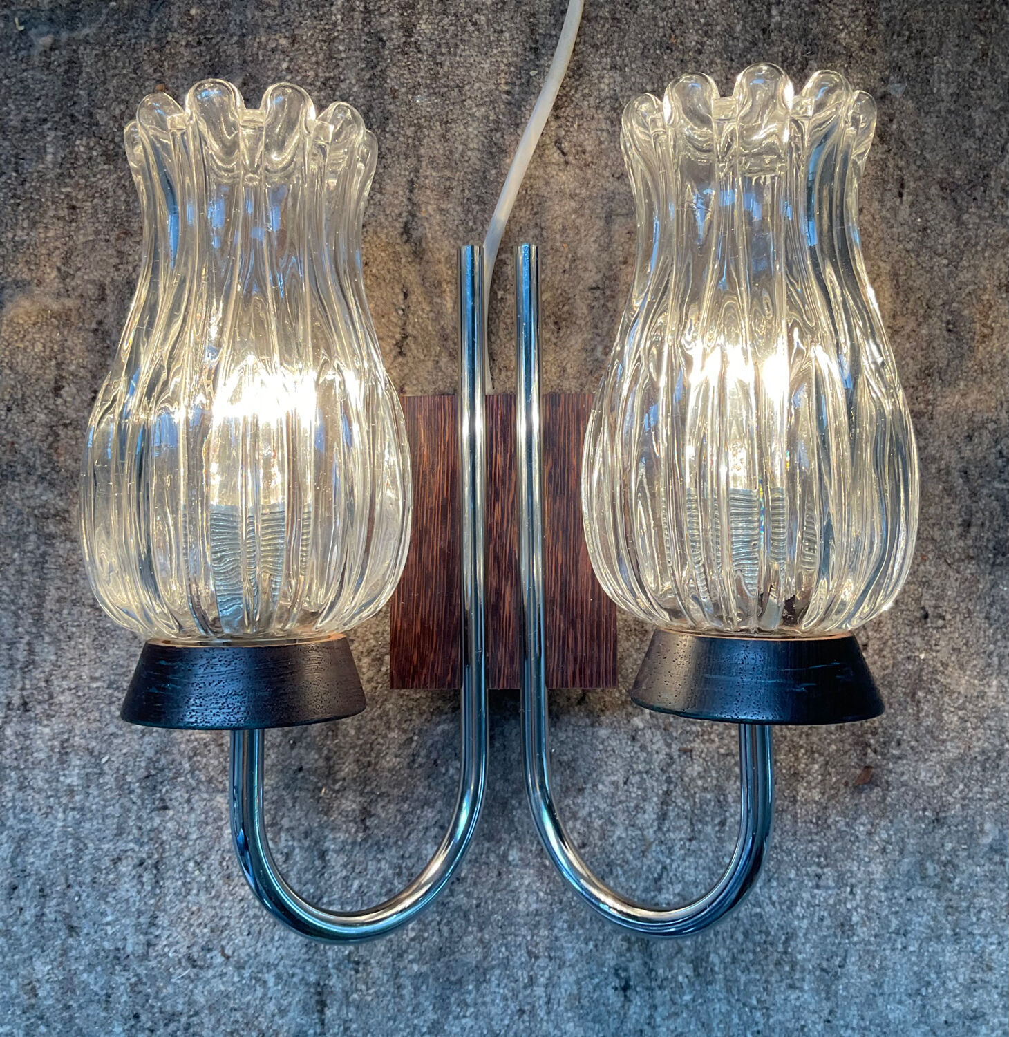 Vintage double light wall lamp in teak and molded glass