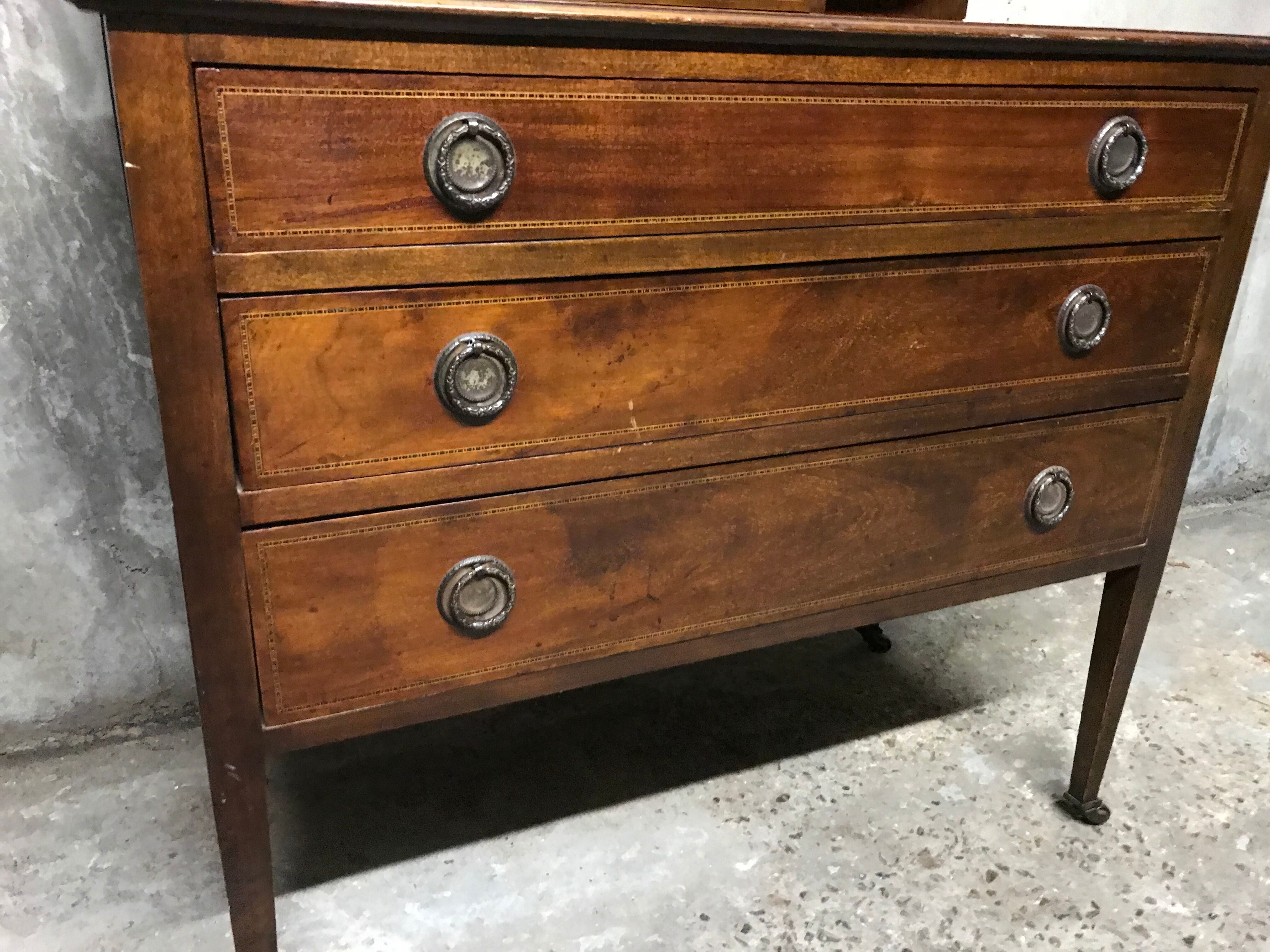 Dresser English hairdresser