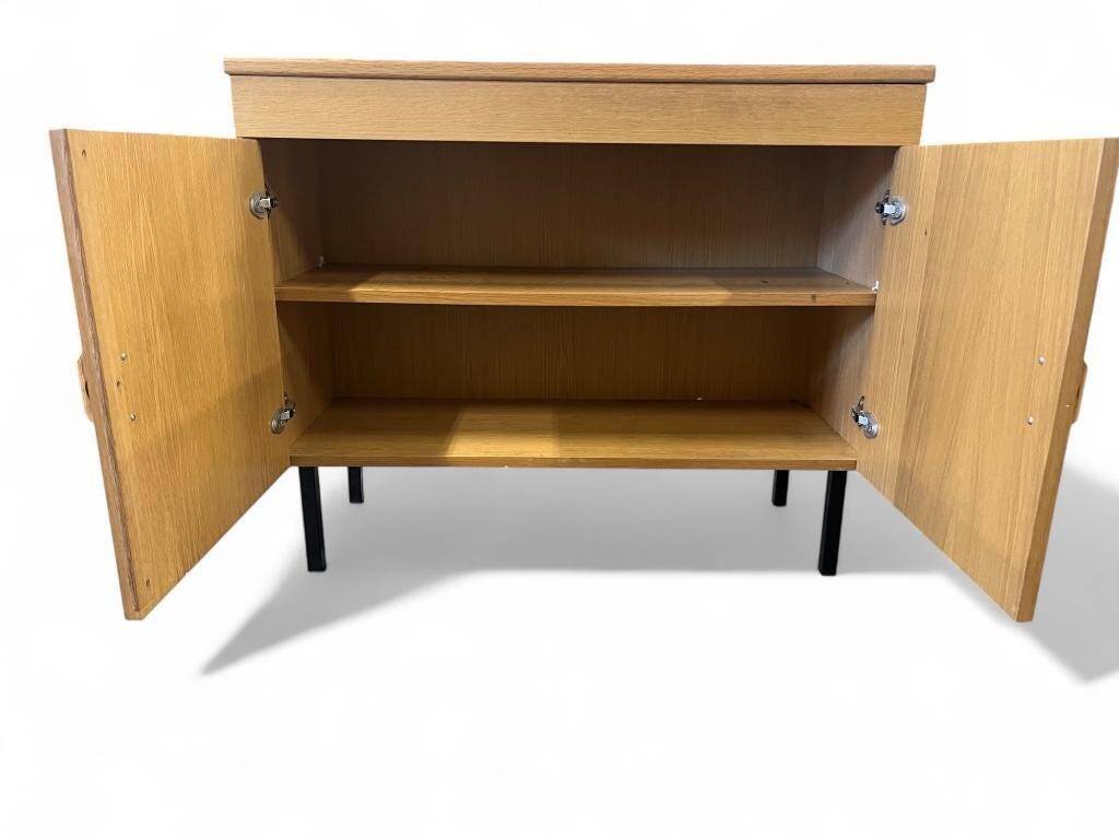 Vintage chest of drawers / cabinet with steel legs