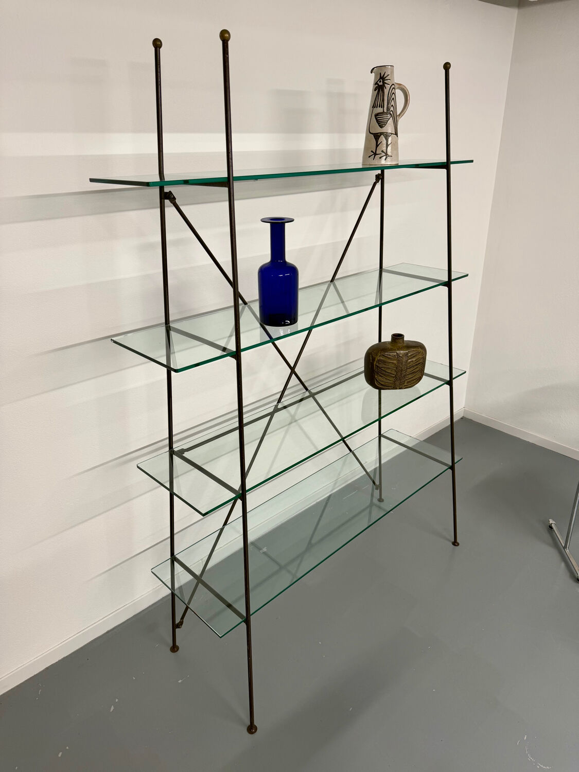 Étagère vintage moderniste en métal et verre design francais année 50