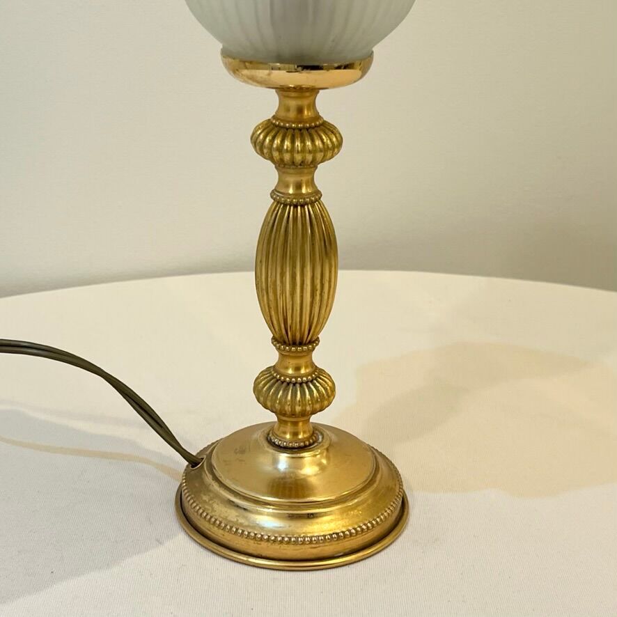 Vintage French Empire table lamp in gilded brass, opaline, pleated tulip, Belle Époque
