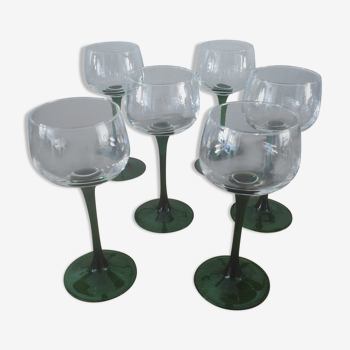 Set of 6 glasses with green wines