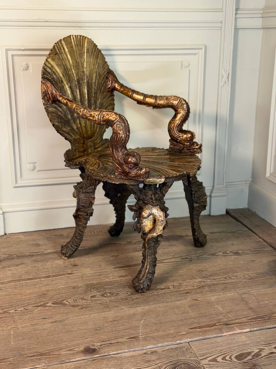 Venetian "Grotto" armchair in carved polychrome wood, silvered and gilded, circa 1890.
