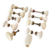 8 paires de poignées de porte et 2 poignées de fenêtres en porcelaine