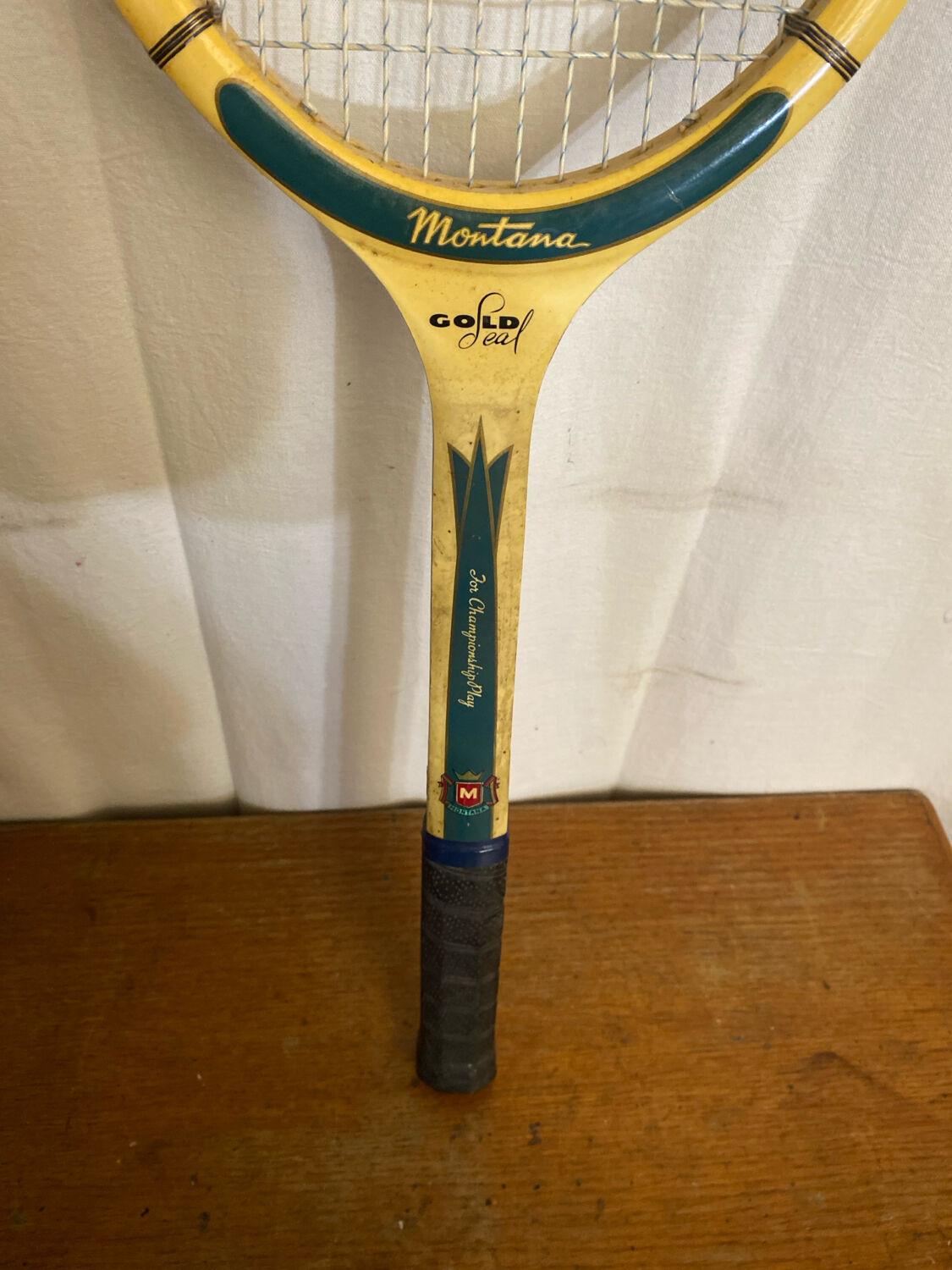 Vintage Montana Gold Seal Wooden Tennis Racket + Rooster Sporting Case