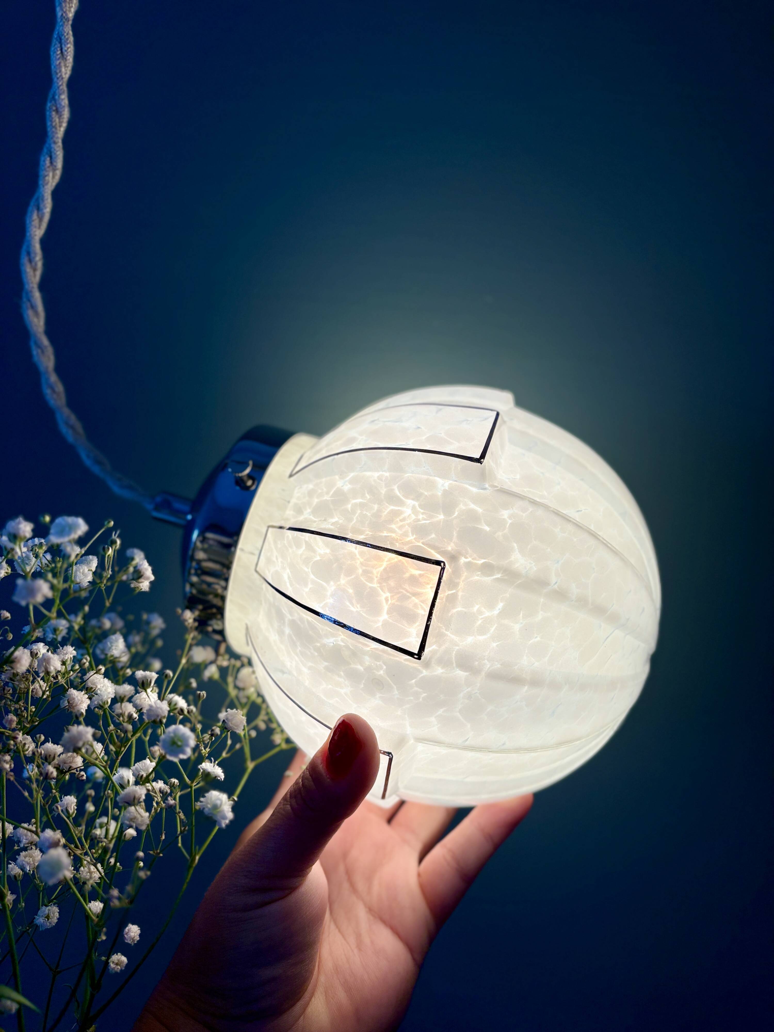 Vintage art deco globe pendant light in white and silver Clichy glass