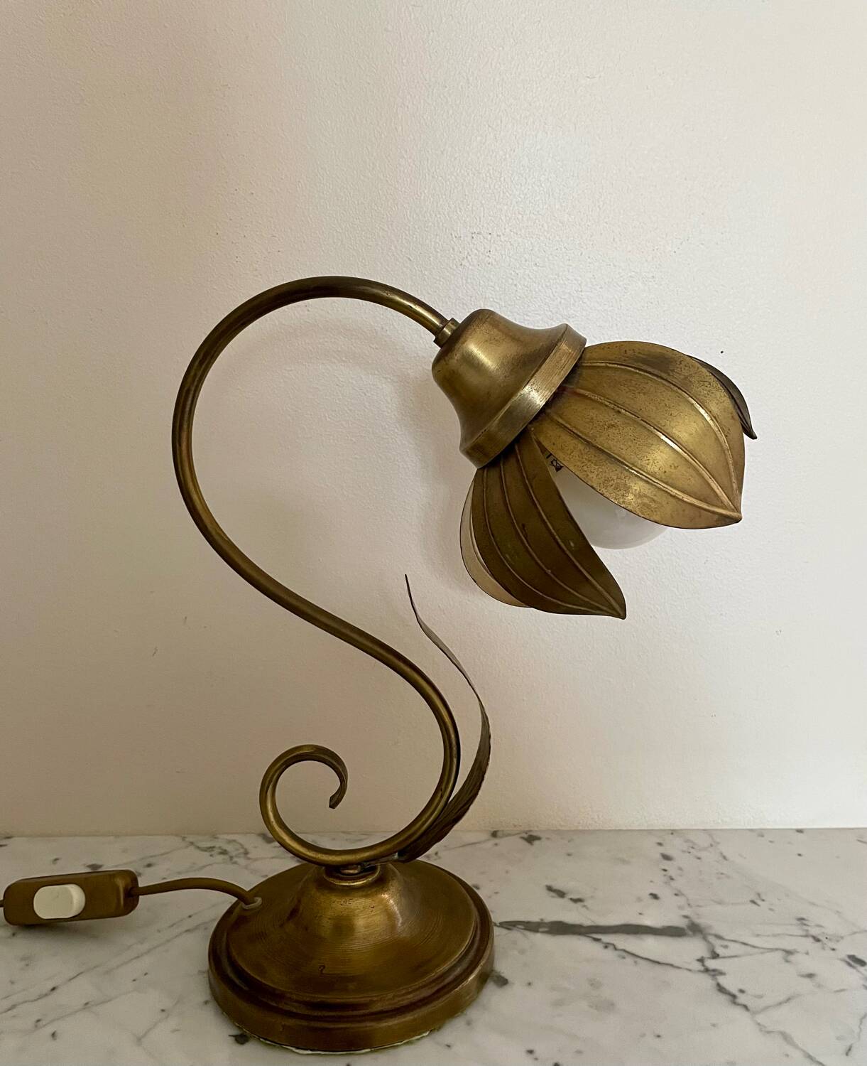 Brass flower lamp