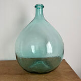 Give me vintage Jeanne goutte.