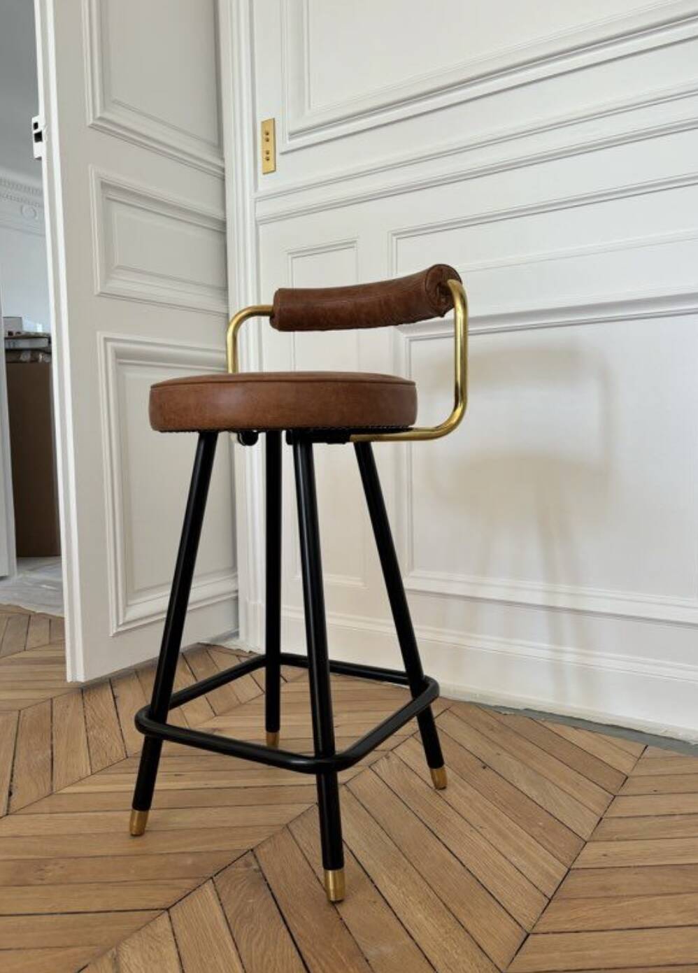 Leather armchair / bar stool
