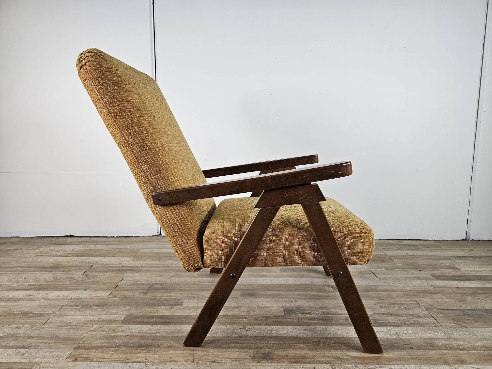 Fauteuil inclinable en bois et tissu des années 70