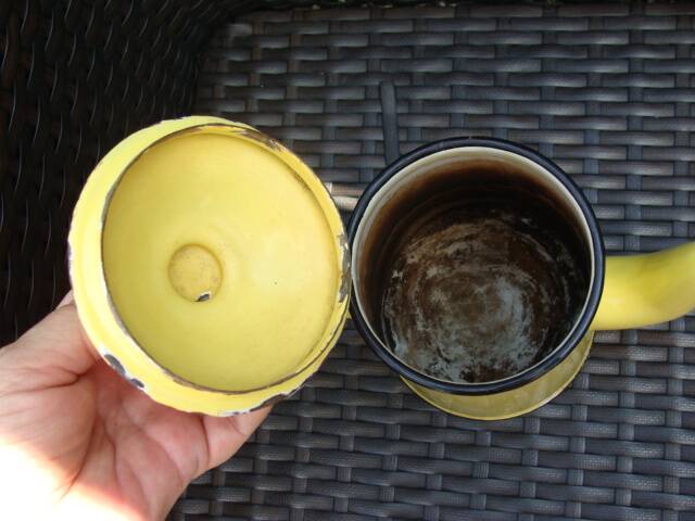 Cafetière émaillée ancienne