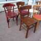 8 chaises de bistrot en bois dépareillées - vintage