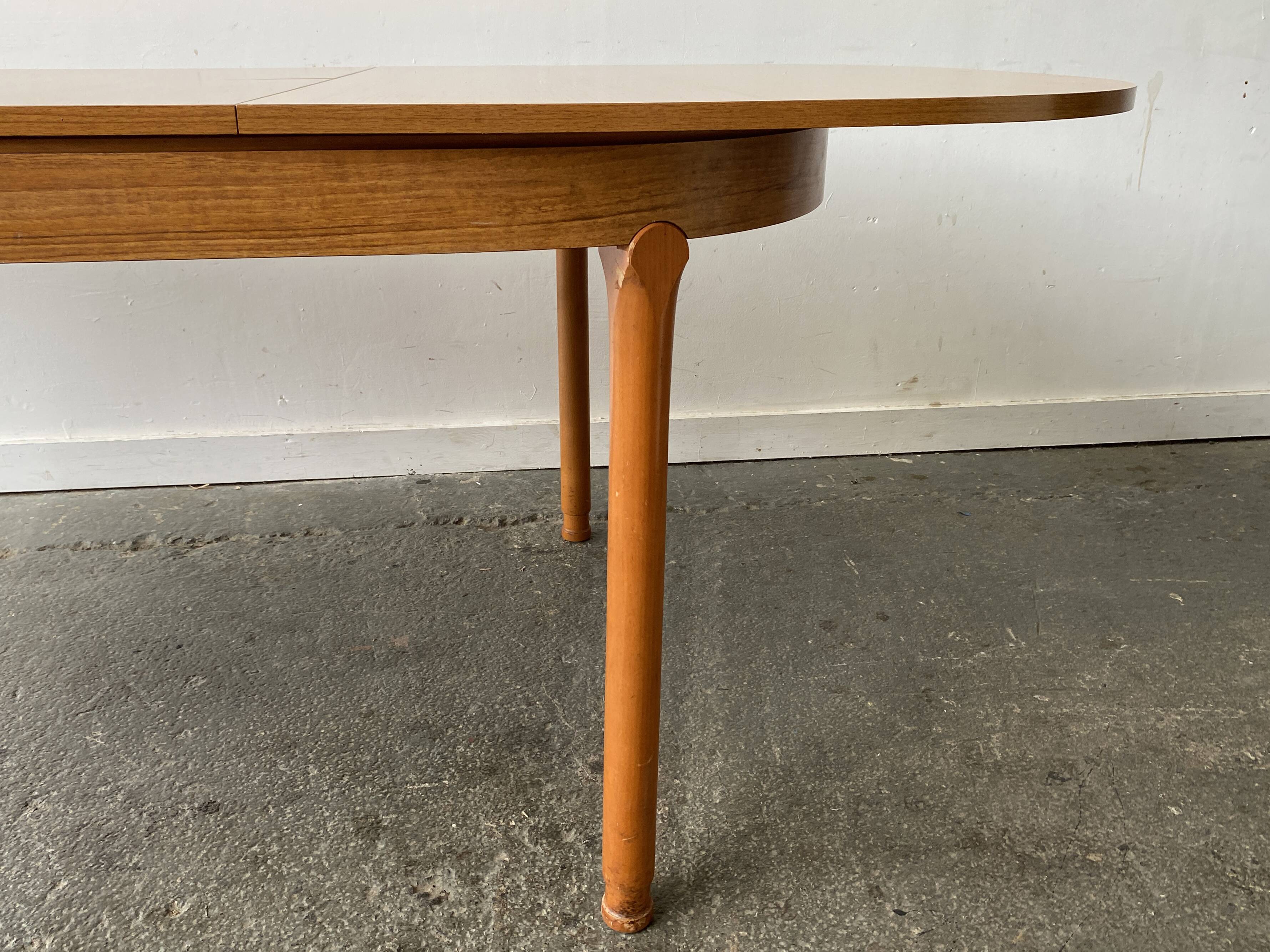 Grande table de salle à manger extensible de style moderne du milieu du siècle, années 1960, par Schreiber