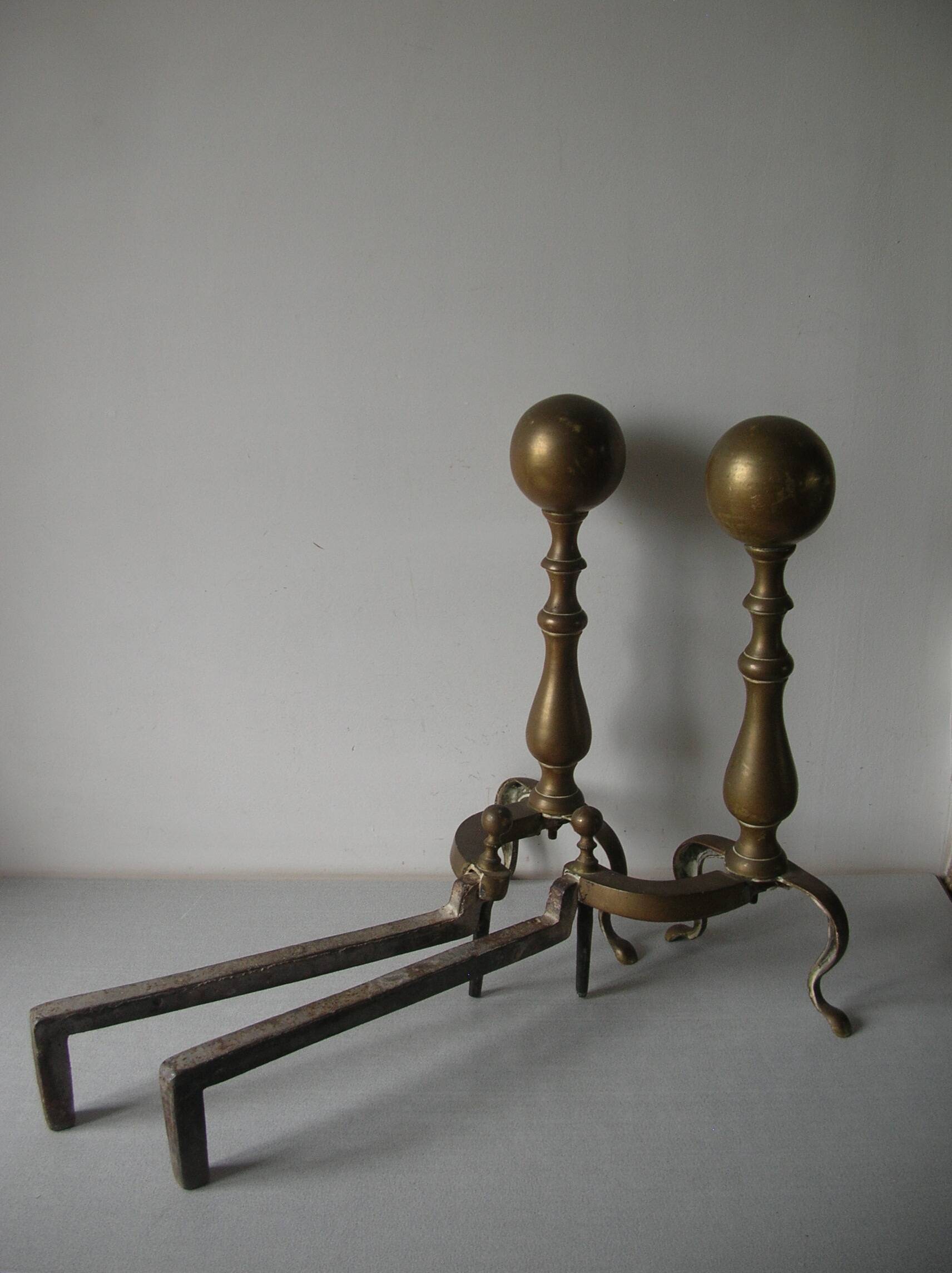 Old pair of articulated andirons in brass and metal 48 cm fireplace accessory